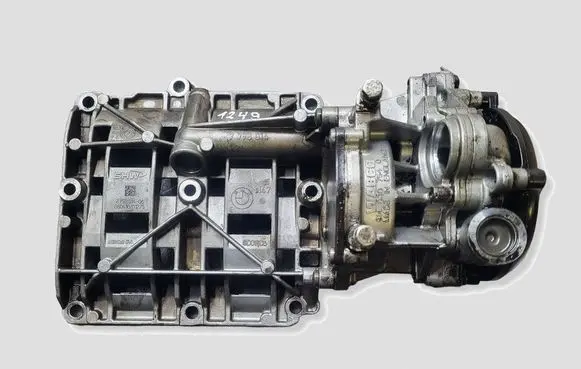 BMW 5 E60 E61 Oil pump 7798014