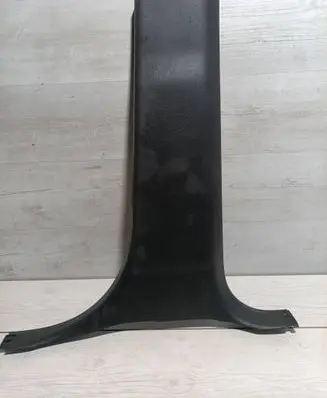 GMC Sierra 2500 (D)pillar trim (top) 23188151