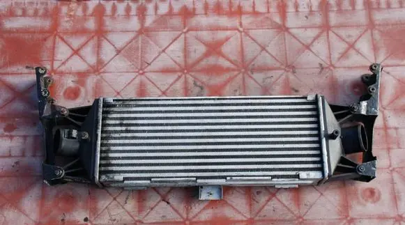 Iveco Daily 4th gen Intercooler radiator 120KM 35S12