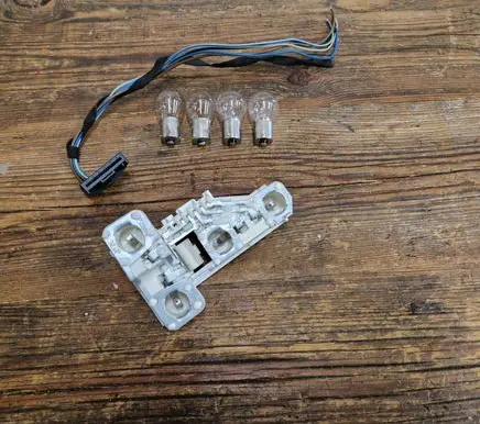 BMW 3 E90 E91 Tail light part 7160076
