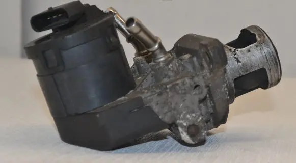 BMW X5 E70 EGR valve cooler 7810871