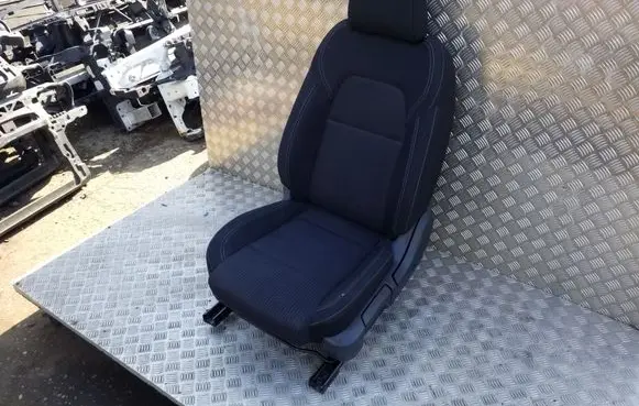 Nissan Qashqai J12 Front driver seat 