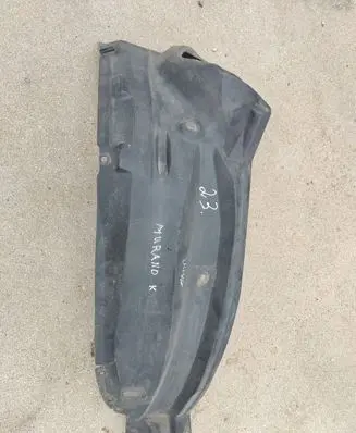Front wheel arch liner splash guards