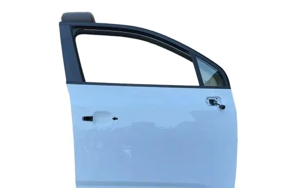Chevrolet Orlando Front door 43R000055