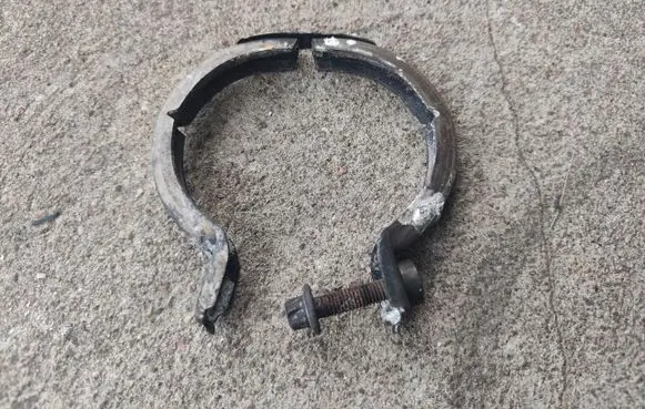 Chrysler 300 - 300C Muffler pipe connector clamp 