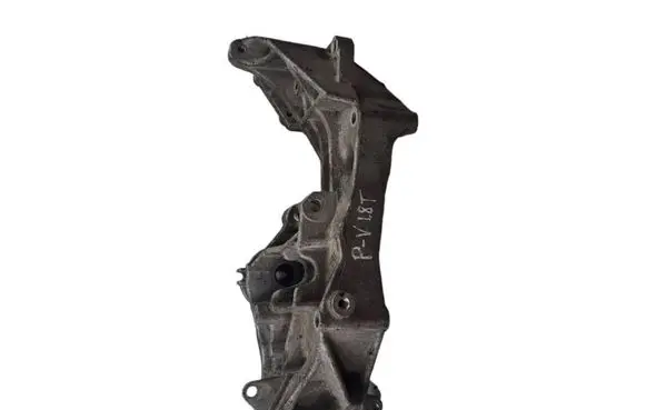 Volkswagen PASSAT B5 Engine mounting bracket 058145523D
