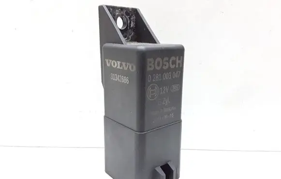 Volvo XC60 Glow plug pre-heat relay 0281003047 31342686