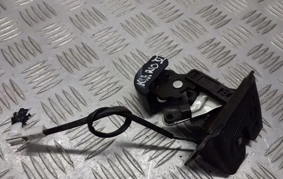 KIA Rio Tailgate exterior lock 