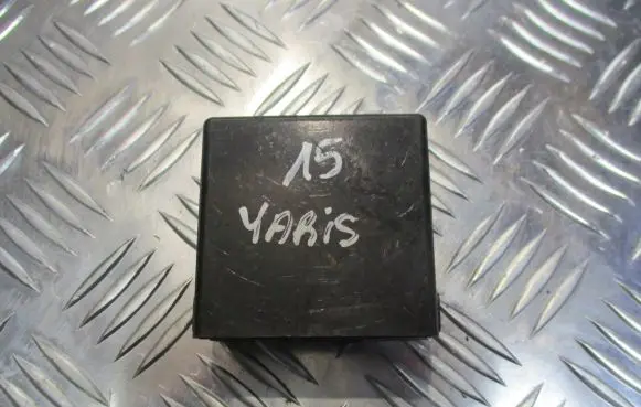 Toyota Yaris Door central lock control unit/module 88650-52030