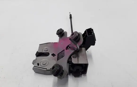 Loading door lock