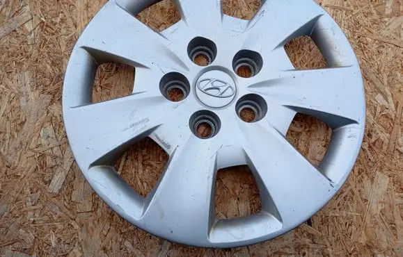 Hyundai i30 R15 wheel hub/cap/trim 529602L000
