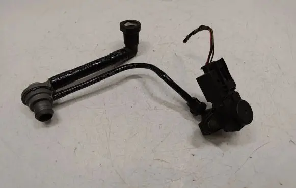 BMW 3 E90 E91 Valve vacuum 7566784 7556621 11667556621
