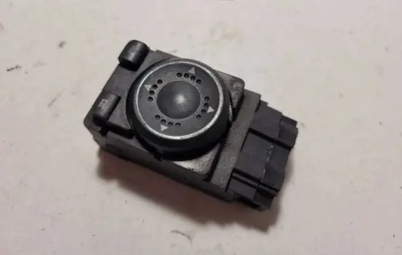 Volkswagen PASSAT B5 Wing mirror switch 3B1959565