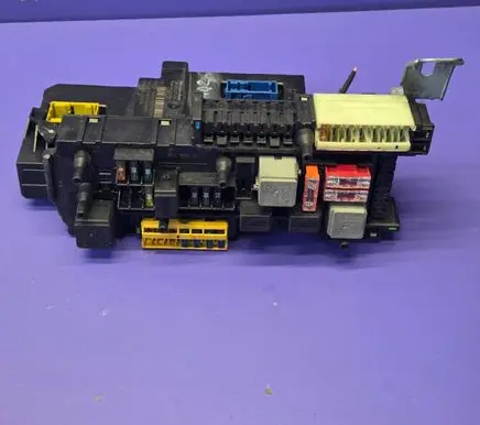 Mercedes-Benz C W204 SAM control unit 2045457001 2045456132 5DK00922526