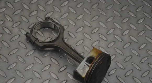 Jeep Wrangler Piston 