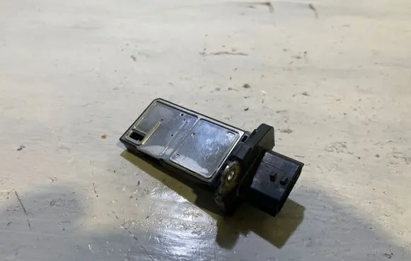 Nissan Qashqai Mass air flow meter 226807S000