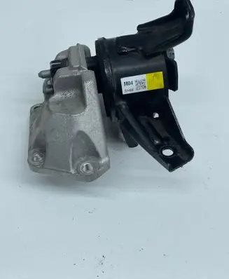 Engine mount bracket