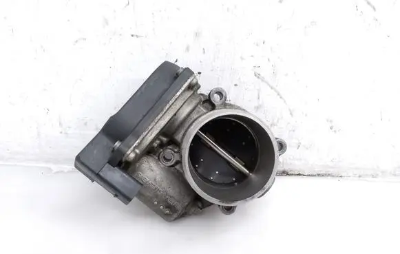 Audi A3 S3 8P Throttle valve 06F133062J