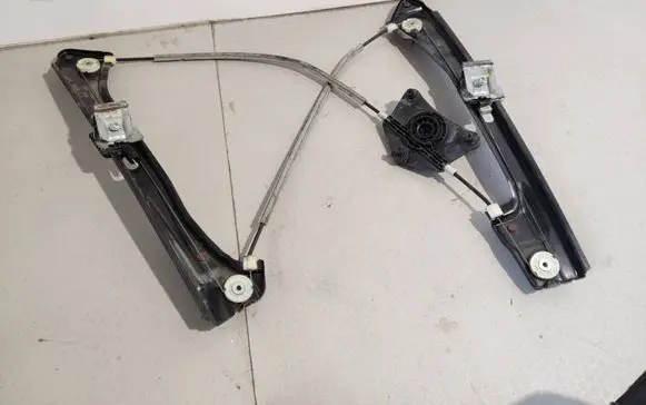 Volkswagen Jetta VI Front window lifting mechanism without motor 5C6837462E 04081131 812633758