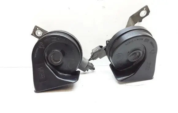 Volvo V70 Horn signal 31276805 31276806