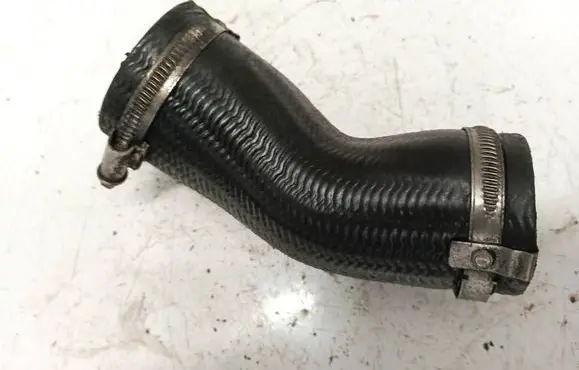Intercooler hose/pipe