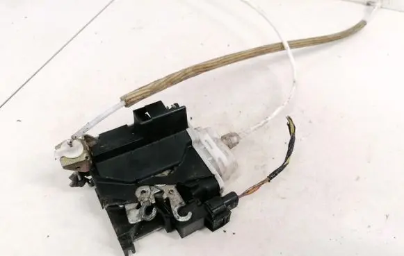 Audi A4 S4 B5 8D Front door lock
