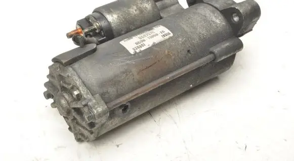 Volvo C30 Starter motor 8697576