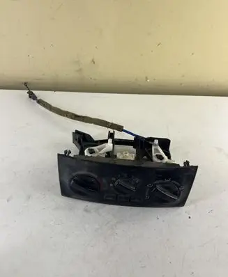 Mitsubishi Space Star Climate control unit MR914556