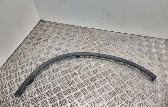 Front arch trim