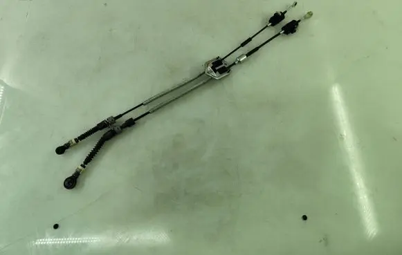 Gear shift cable linkage