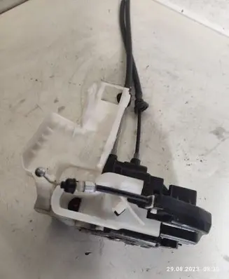 Hyundai Sonata Front door lock 813203K011