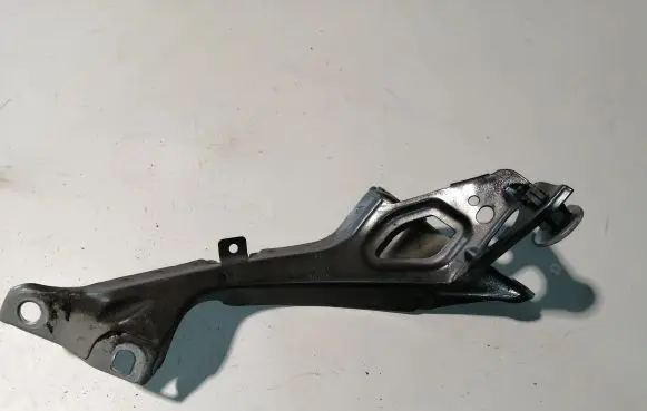 Audi A6 S6 C7 4G Fender mounting bracket 4G0821136A