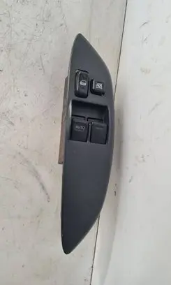 Toyota Yaris Quarter vent window switch 