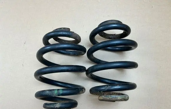 Volkswagen Transporter - Caravelle T5 Rear coil spring