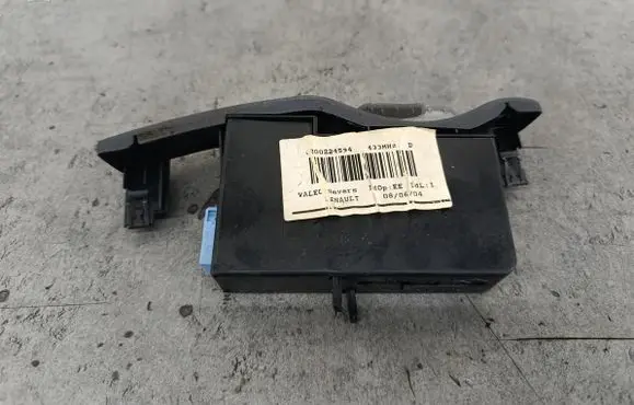 Renault Laguna II Ignition key card reader 8200224594