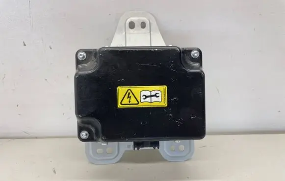 Mercedes-Benz ML W166 Voltage converter inverter 15428295 A1669820020 13Z02057200G1