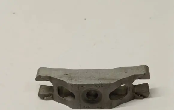 Volkswagen Touran II Fuel Injector clamp holder 