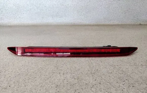 Volvo XC60 Third/center stoplight 3222841957A 32228419