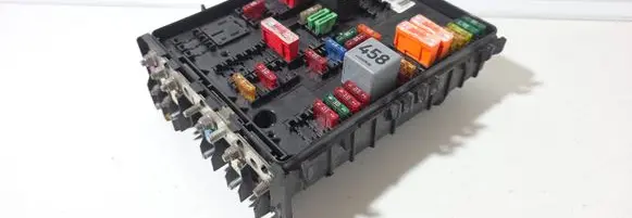 Audi A3 S3 8P Fuse module 1K0937124H