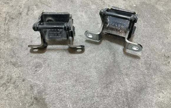 Volvo XC40 Loading door hinge set 32338748