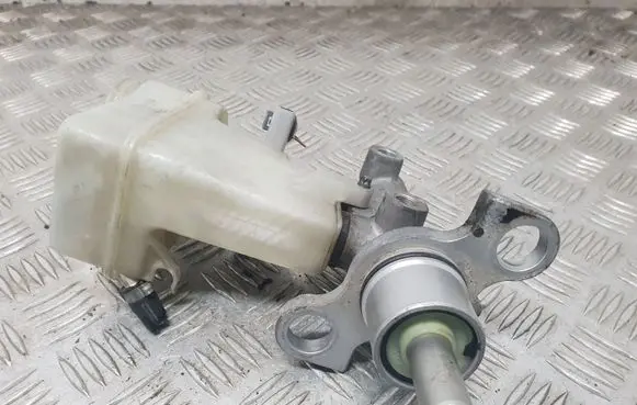 Opel Vectra C Master brake cylinder 320670692