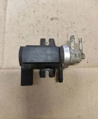 Audi A4 S4 B6 8E 8H Turbo solenoid valve 1J0906627A 01T250 72290325