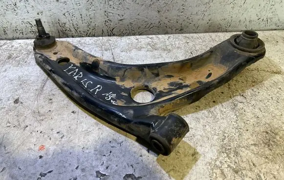 Toyota Yaris Front lower control arm/wishbone