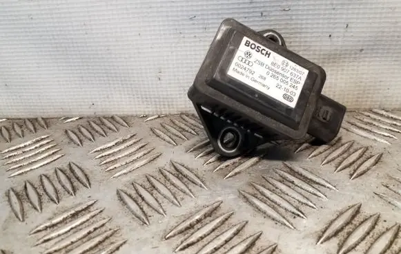 Audi A4 S4 B6 8E 8H ESP acceleration yaw rate sensor 8E0907637A