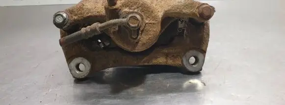 Mazda CX-3 Front brake caliper 203