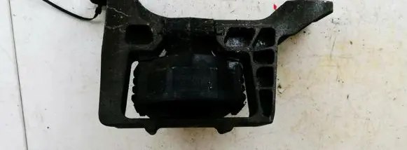 Ford Focus Engine mount bracket 3M516F012BG 3M51-6F012-BG