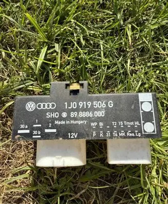 Volkswagen Golf IV Coolant fan relay 1J0919506G 898886000