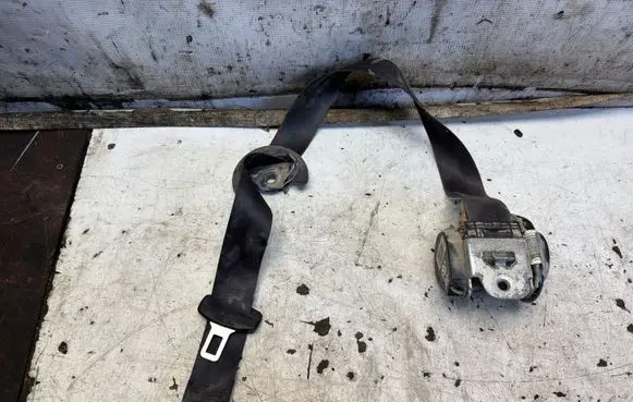 Volkswagen Golf V Front seatbelt 605031400A