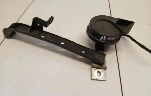 Audi A8 S8 D3 4E Horn signal 007728 E1000233 28657625