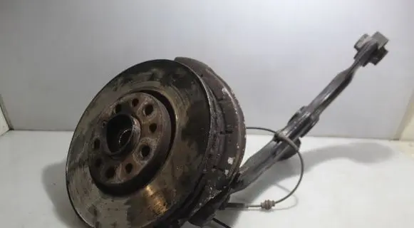 Alfa Romeo Giulietta Front wheel hub spindle knuckle